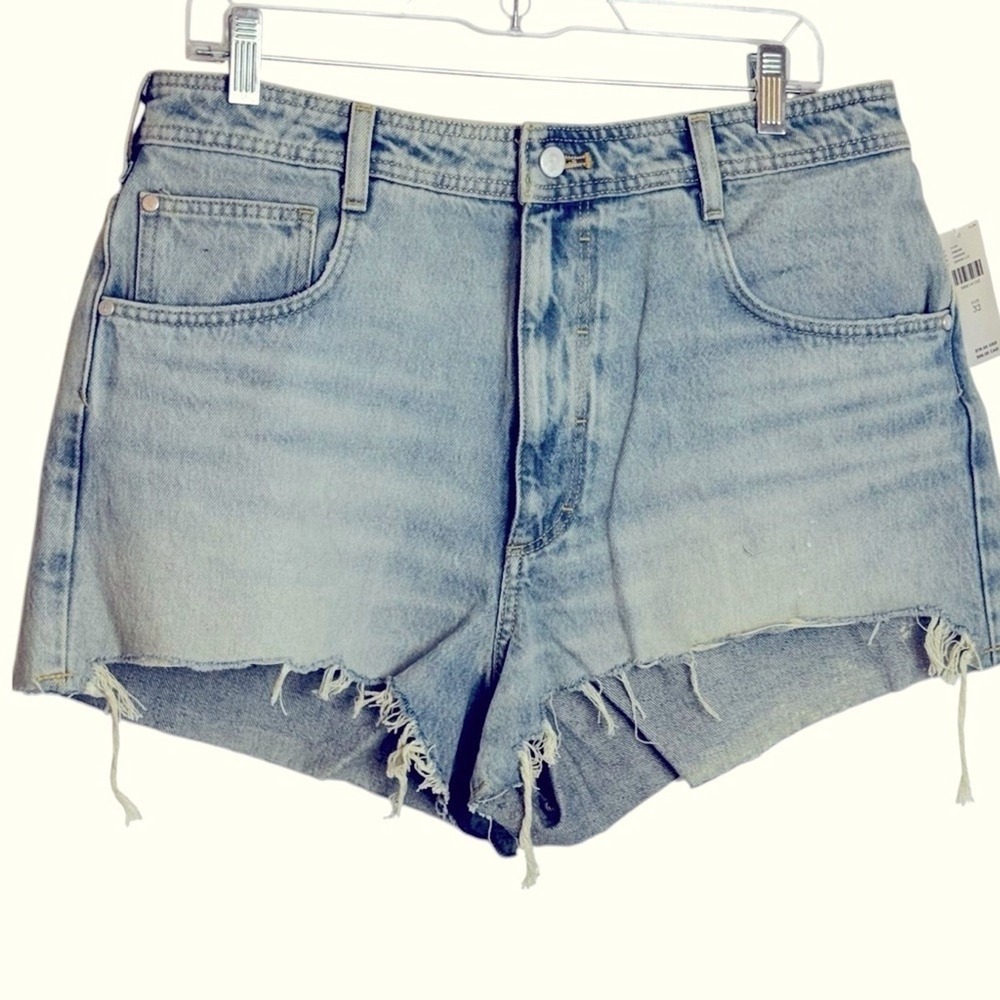 Pilcro Anthropologie High Rise Light Wash Distressed Denim Cutoff‎ Shorts 32